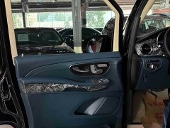 Mercedes-Benz Shangzhe V-Class 2019 V260L Golden Tiger Edition - фото 4
