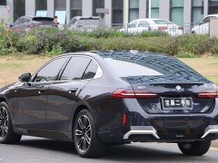 BMW 5 Series 530Li Leading M Sports Package - фото 4