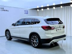 BMW X1 2021 facelift sDrive25Li leading - фото 4