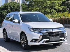 Mitsubishi Outlander 2.4L four-wheel drive exclusive version 7 seats - фото 4