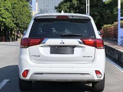 Mitsubishi Outlander 2.4L four-wheel drive exclusive version 7 seats - фото 7