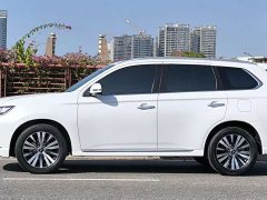Mitsubishi Outlander 2.4L four-wheel drive exclusive version 7 seats - фото 8