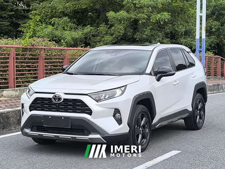 Toyota RAV4 Rongfang 2022 2.0L CVT four-wheel drive fashion Plus version - автомобиль из Китая