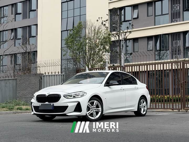 BMW 1 Series 120i M Sports Night Edition - автомобиль из Китая