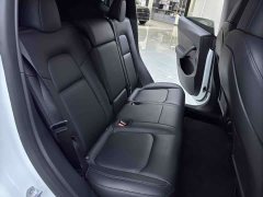 Tesla Model Y rear-wheel drive version - фото 14