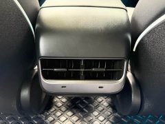 Tesla Model 3 2022 rear-wheel drive version - фото 17