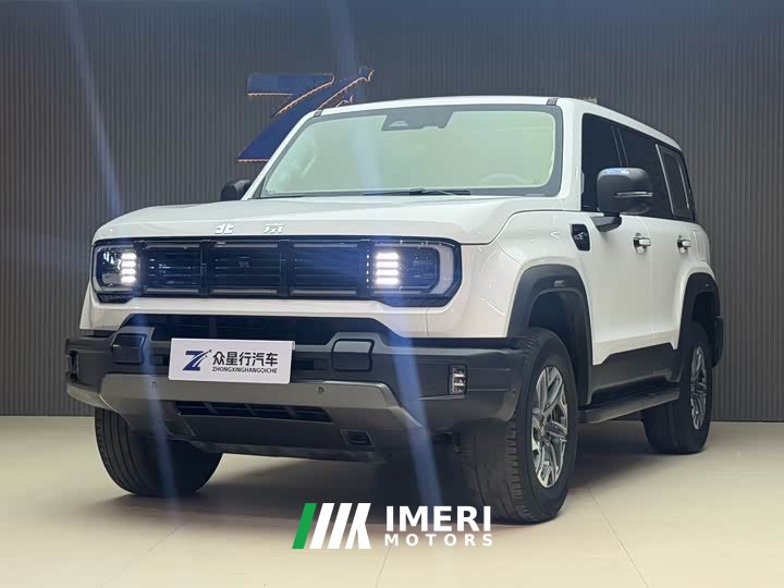 Beijing Off-Road BJ40 2.0T New City Hunter Edition Knight Type - автомобиль из Китая