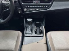 Lexus ES 2023 200 Deluxe Edition - фото 16