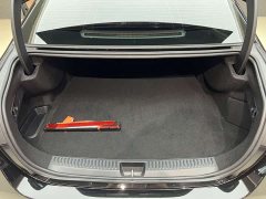 Mercedes-Benz E-Class New Energy 2024 E 350 e L plug-in hybrid sedan - фото 17
