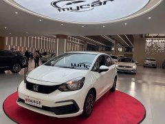 Honda Fit 1.5L CVT Trendy Edition - фото 1
