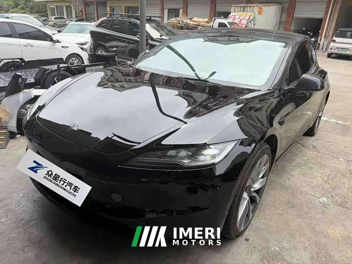 Tesla Model 3 rear-wheel drive version - автомобиль из Китая