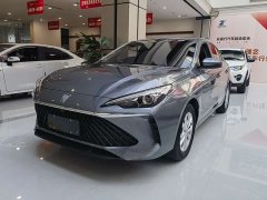 BMW Roewe i5 2023 1.5L CVT Luxury Edition - фото 1
