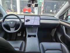 Tesla Model Y standard range rear-wheel drive version - фото 8