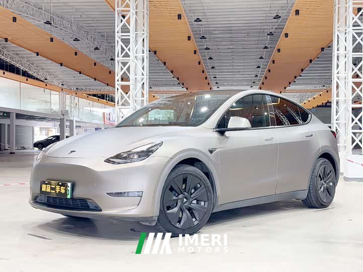Tesla Model Y long-range all-wheel drive version 3D7 - автомобиль из Китая
