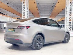 Tesla Model Y long-range all-wheel drive version 3D7 - фото 4