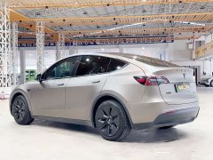 Tesla Model Y long-range all-wheel drive version 3D7 - фото 7