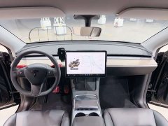 Tesla Model Y long-range all-wheel drive version 3D7 - фото 8