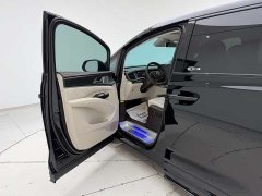 Denza D9 DM-i 980 four-wheel drive premium - фото 10