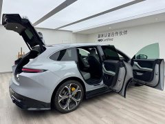 NIO ET5T 75kWh Touring - фото 12