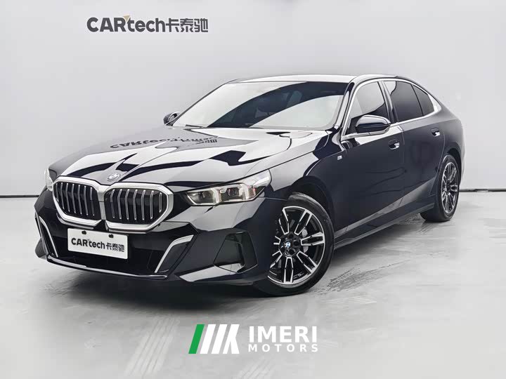 BMW 5 Series 2024 530Li Leading M Sports Package - автомобиль из Китая