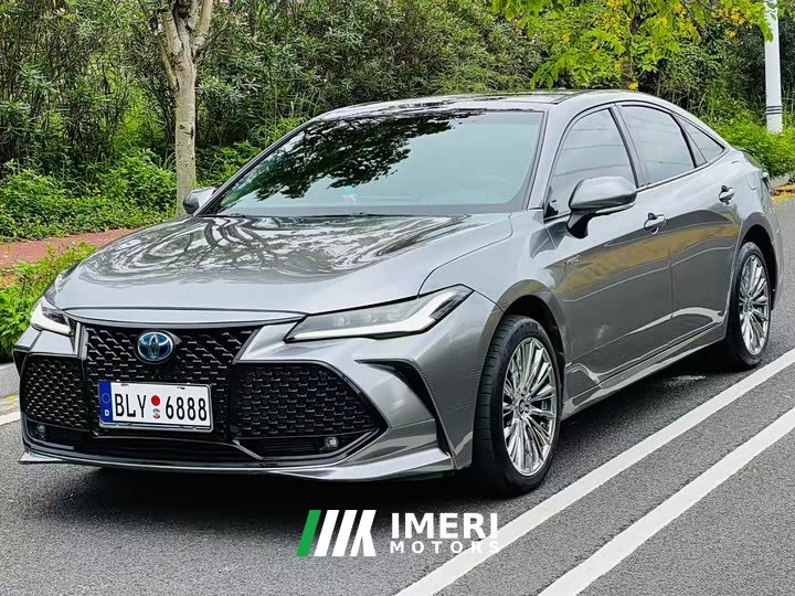 Toyota Asia Dragon Shuangqing 2.5L XLE Premium Edition - автомобиль из Китая