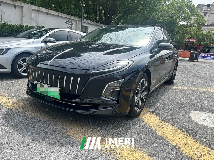 Hongqi E-QM5 Charging Qixiang Edition - автомобиль из Китая