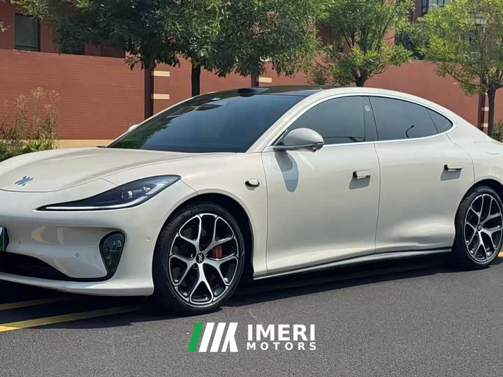 Li Auto Zhiji L6 Max - автомобиль из Китая