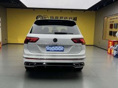 Volkswagen Tiguan L 330TSI automatic two-wheel drive R-Line version - фото 7