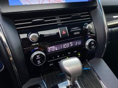 Lexus LM 2020 300h four-seat Royal Edition - фото 17