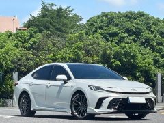 Toyota Camry Dual Engine 2.0HXS Sports Plus Edition - фото 3