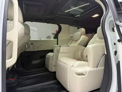 Toyota SIENNA 2.5L Hybrid Platinum Edition - фото 14