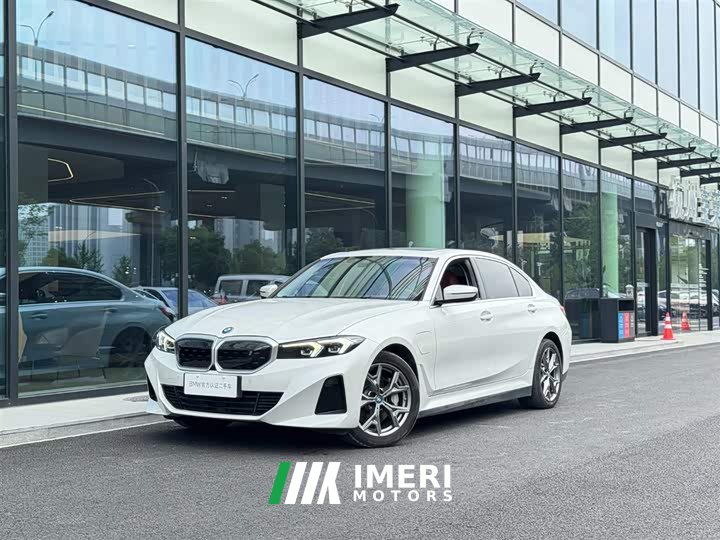 BMW i3 eDrive 35 L - автомобиль из Китая