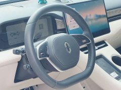 AITO Wenjie M5 extended-range rear-wheel drive standard version - фото 9