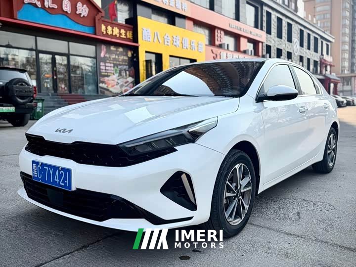 Kia K3 2023 1.5L CVT Deluxe Edition - автомобиль из Китая