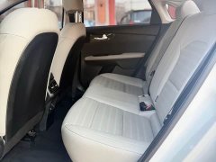 Kia K3 2023 1.5L CVT Deluxe Edition - фото 11