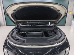 Li Auto ONE Extended-Range 6-Seater - фото 4