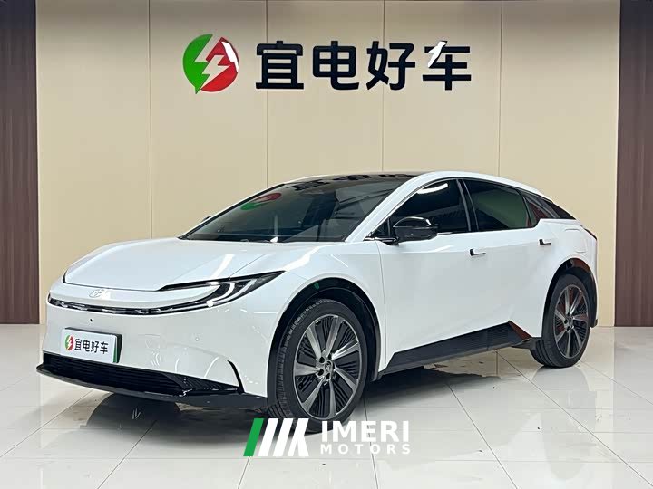 Toyota bZ5 550 PRO - автомобиль из Китая