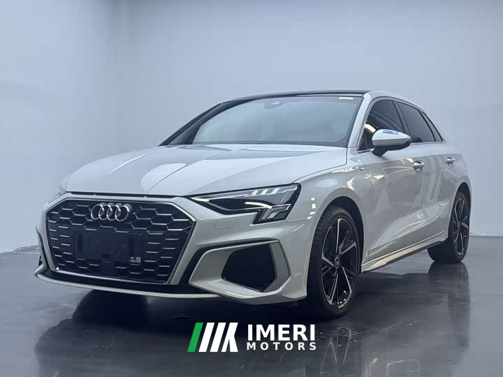 Audi A3 Sportback 35 TFSI stylish and sporty - автомобиль из Китая