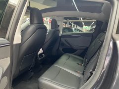 Tesla Model Y rear-wheel drive version - фото 10