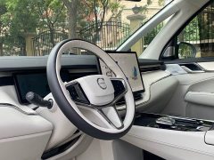 Volvo EM90 Ultra six-seater - фото 16