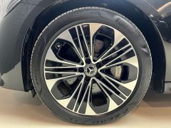 Mercedes-Benz E-Class New Energy E 350 e L plug-in hybrid sedan - фото 15
