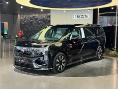 Volvo EM90 2025 Ultra six-seater - фото 1