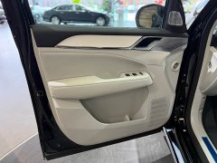 Volvo EM90 2025 Ultra six-seater - фото 10