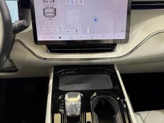 Volvo EM90 2025 Ultra six-seater - фото 17