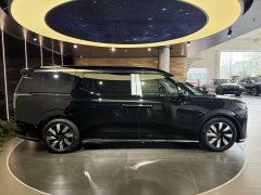 Volvo EM90 2025 Ultra six-seater - фото 4