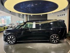 Volvo EM90 2025 Ultra six-seater - фото 5