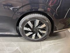 Volvo EM90 2025 Ultra six-seater - фото 9