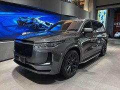 Li Auto Ideal ONE 2020 extended range 7-seat version - фото 1
