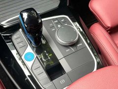 BMW iX3 facelift, new collar - фото 9