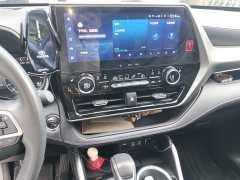 Toyota Highlander 2.5L intelligent electric hybrid dual-engine four-wheel drive premium version 7 seats - фото 14